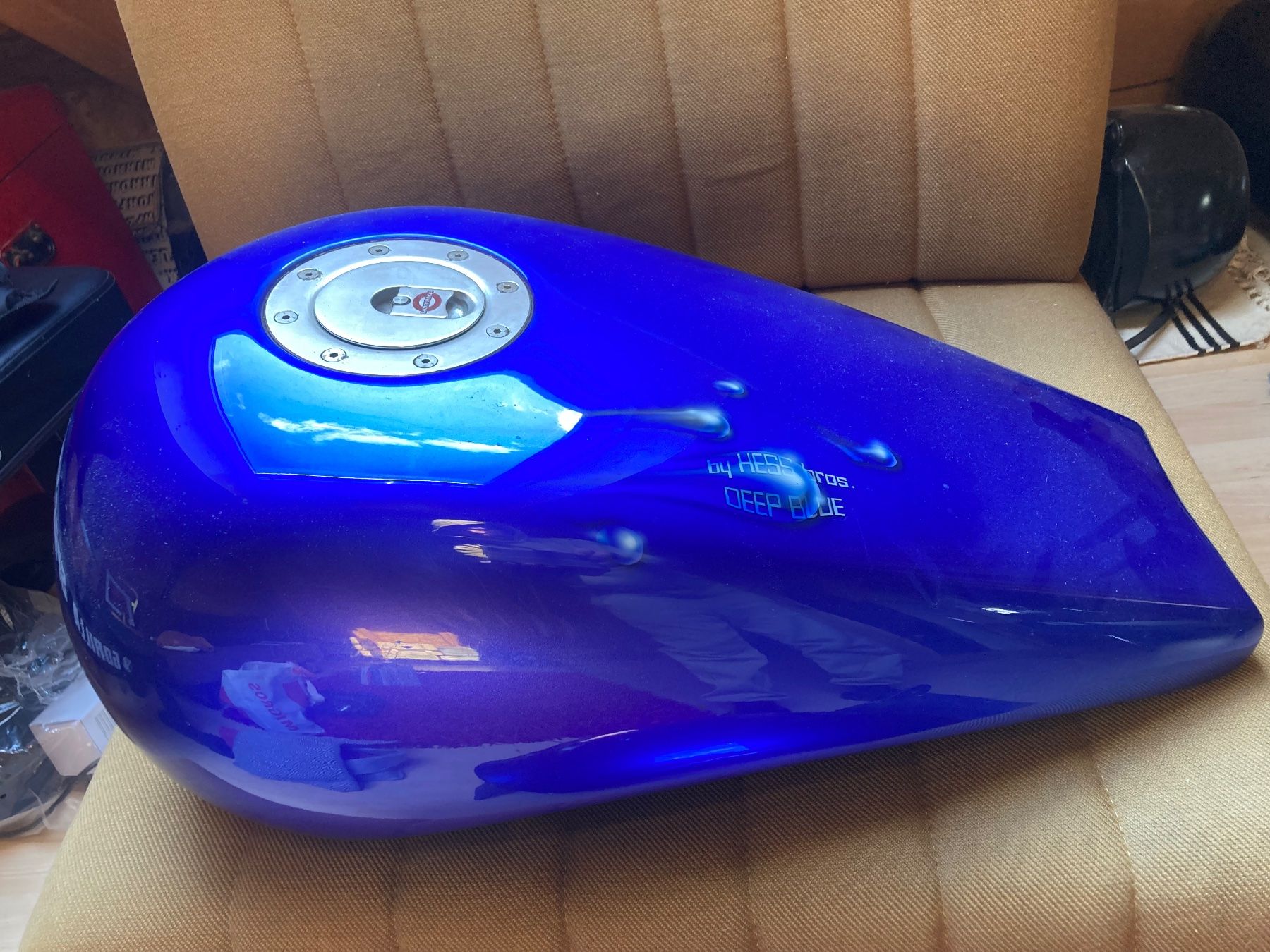 Harley-Davidson Accessori per altri veicoli: Harley / Custom Motorrad Tank – Usato da Belp venduto da Siruz 1