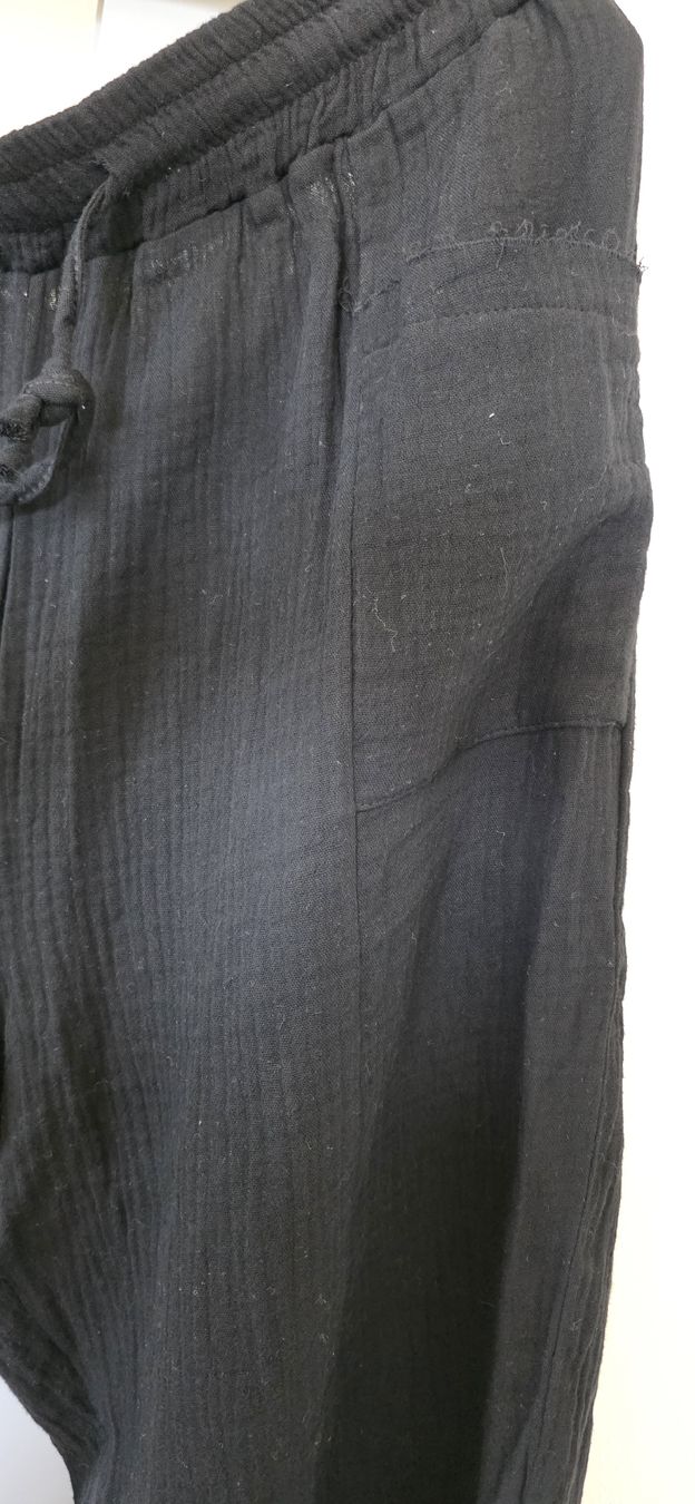 Hosen: Pantalon /short noir XL fluide été – Gebraucht aus Yverdon-les-Bains von van_dq65 6