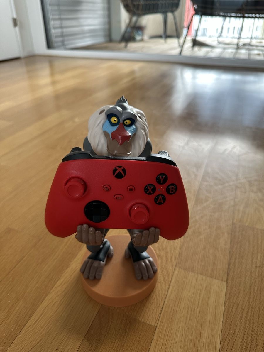 Disney Statuette: Cable Guy - Rafiki, Disney Lion King, Ständer für Controller – Nuovo (secondo la descrizione) da Pfaffhausen venduto da ser_82yb 1