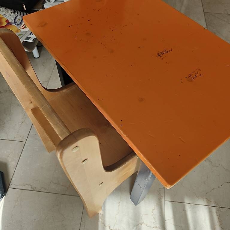 Tavoli: Kindertisch mit Stuhl – Usato da Wädenswil venduto da carloo73 2