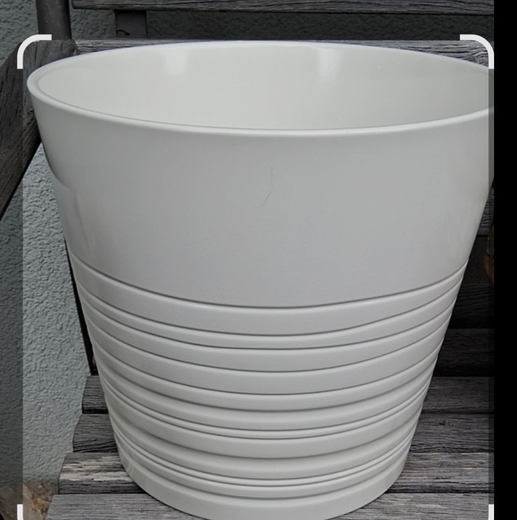 Ikea Vasi per fiori: IKEA  Übertopf weiss Steingut mit Rillen – Nuovo e nell'imballaggio originale da Aarburg venduto da brujil