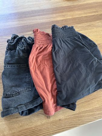 Kleiderpaket Shorts S 
