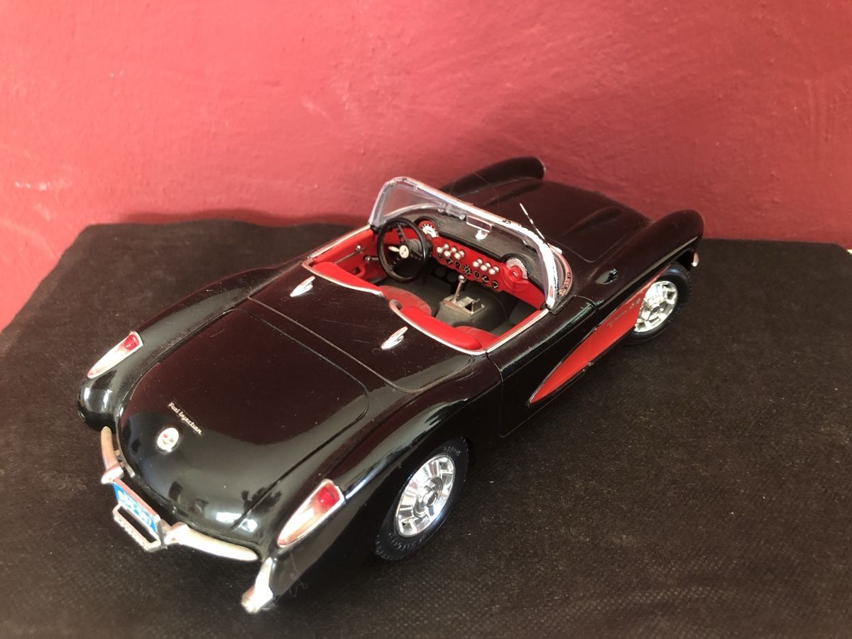 Chevrolet Modellini d'auto: Chevrolet Corvette 1957 (Modellauto) – Usato da Regensdorf venduto da Omega1300 1