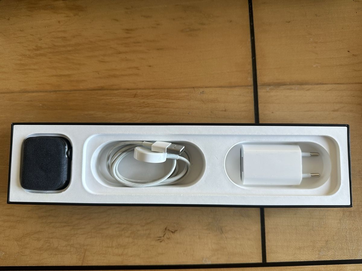Apple Smartwatch: Apple Watch Series 4 Nike Edition - Gebraucht – Usato da Luzern venduto da gabrlstapler 3