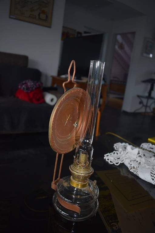 Lampes: Antike Wandpetrollampe – D'occasion à Brügg BE par Aristotolius 2