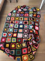 Gehäkelte Decke Granny Square Design bunt gebraucht