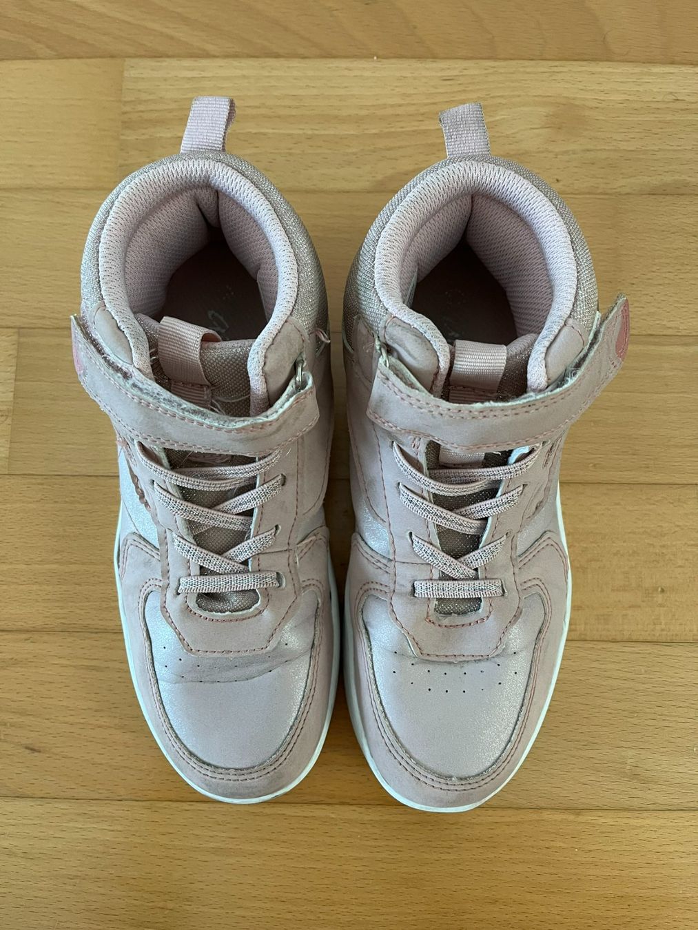 Schuhe für Mädchen: Mädchen Sneaker mit Blinkfunktion, Gr. 35 – Gebraucht aus Muttenz von Juvenile33 4