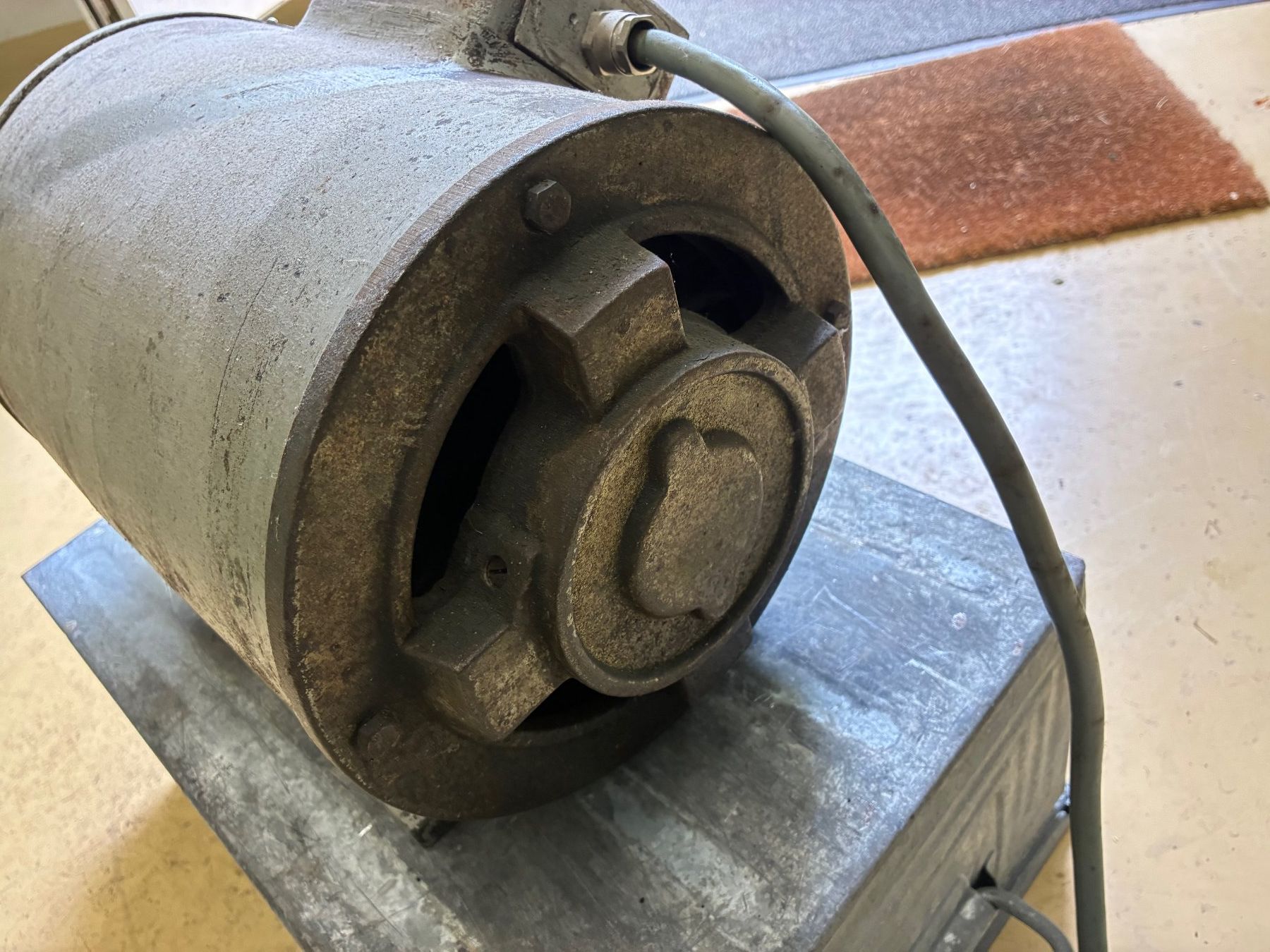 Schaublin Altro per industria metallurgica: Schaublin 102 moteur – Usato da Cormondrèche venduto da Luc2036 1