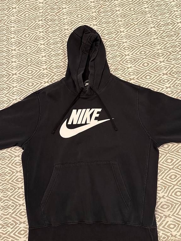 Nike Pullover & Sweatshirts: Sweat Nike – Gebraucht aus Villars-le-Terroir von ale_c79d