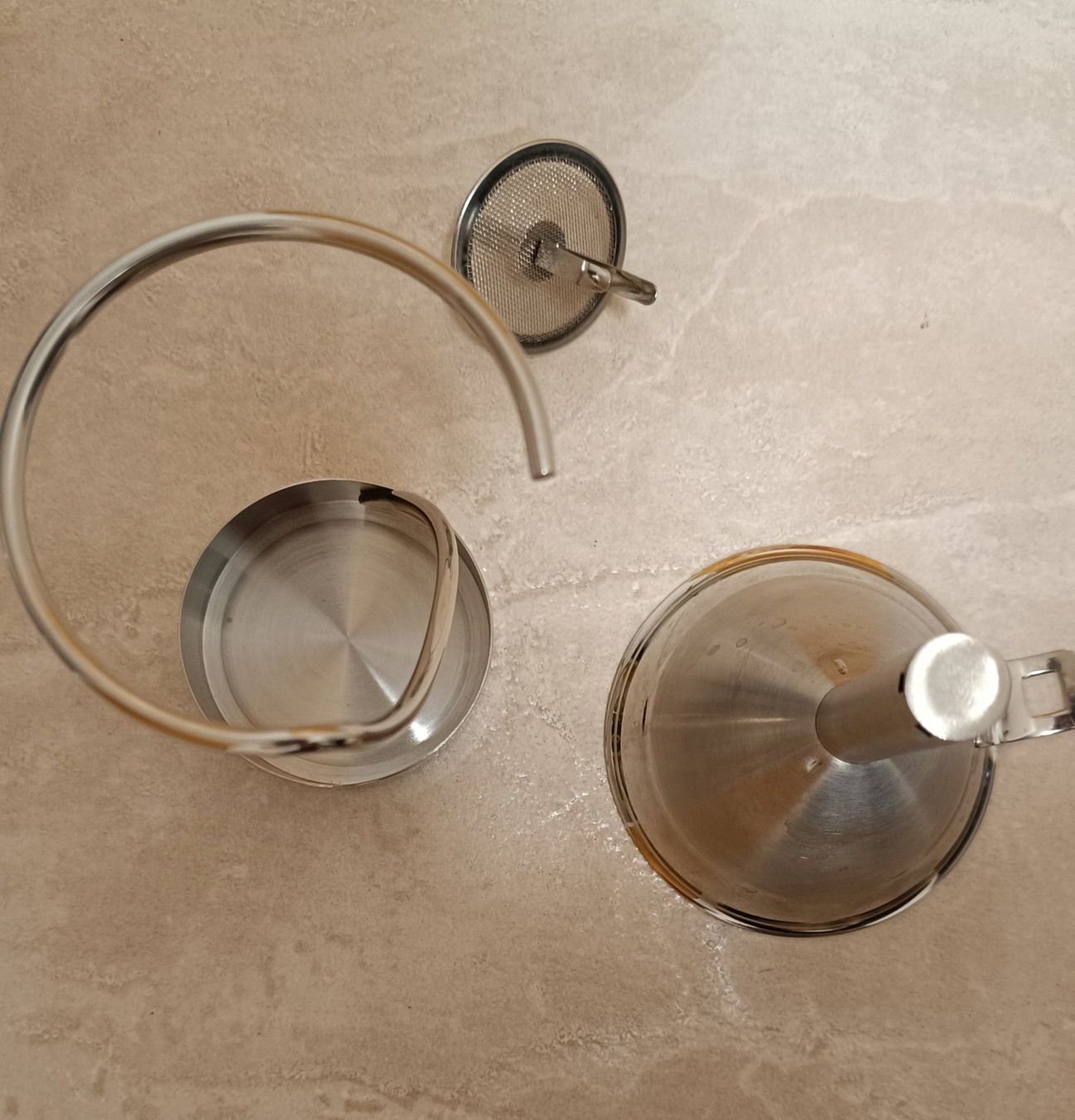 Contenitori & Simili: PASSOIRE A VIN (neuve) – Nuovo e nell'imballaggio originale da Sion venduto da andreina52 2