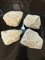 4 beige Dekosteine, Ziersteine  1,8 kg, 1.—