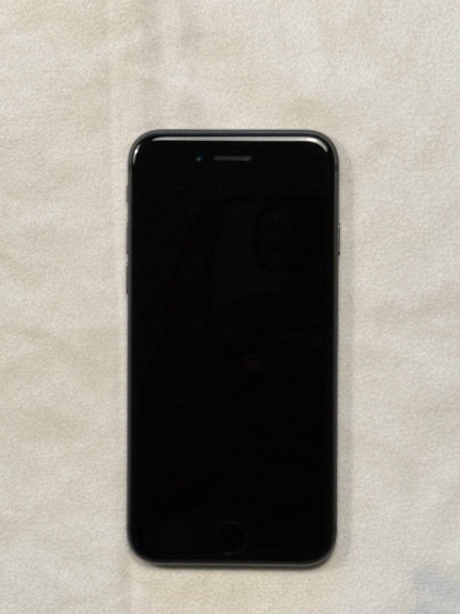 Apple Telefoni cellulari / Smartphones: iPhone 8, space grey, 64GB – Usato da Oberwil b. Zug venduto da 321-Deins 2