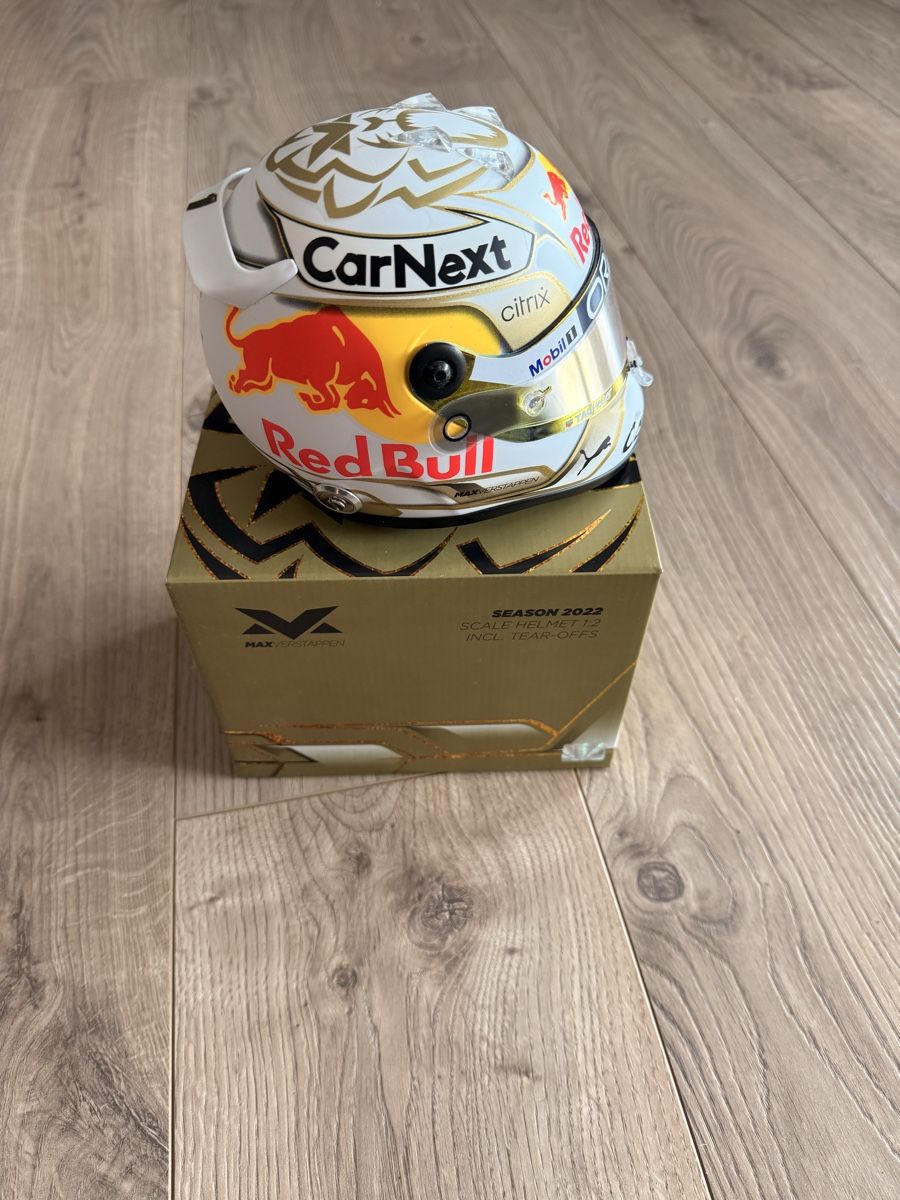 Red Bull Modellini d'auto: Max Verstappen ( Champion édition 2022) – Nuovo (secondo la descrizione) da Delémont venduto da hel_hjw9 2