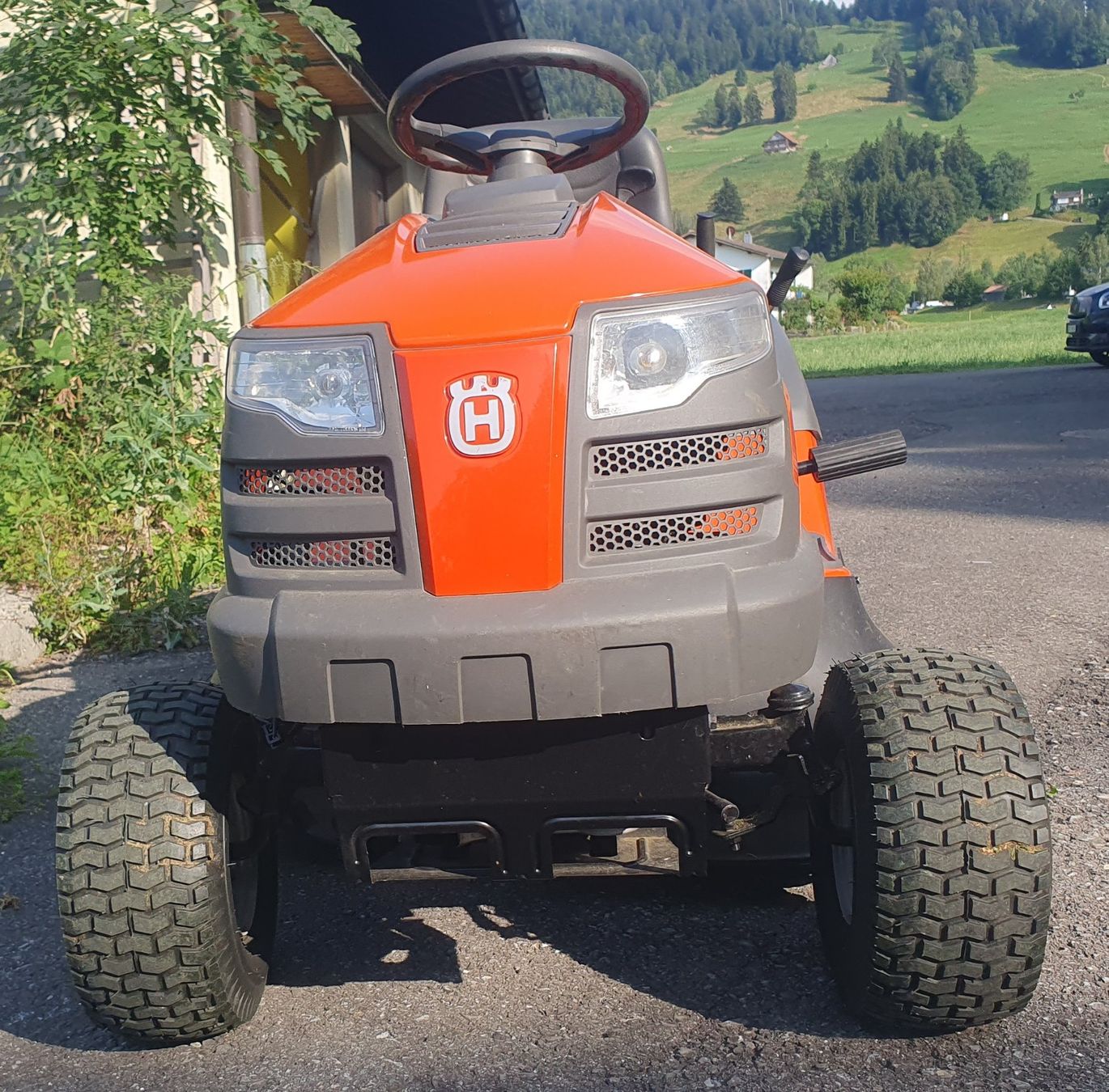 Husqvarna Tagliaerba: Rasentraktor Husqvarna TC 138 – Usato da Unterägeri venduto da Ursl7 1
