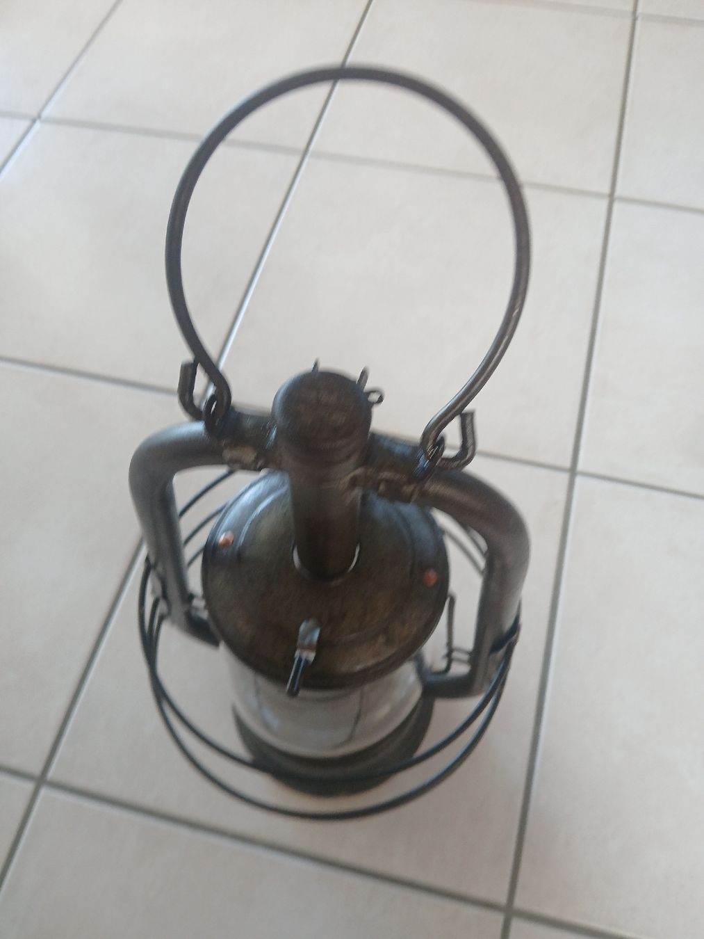 Lampade: Lanterne à pétrole ancienne  – Usato da Corcelles-Payerne venduto da evalyne 2