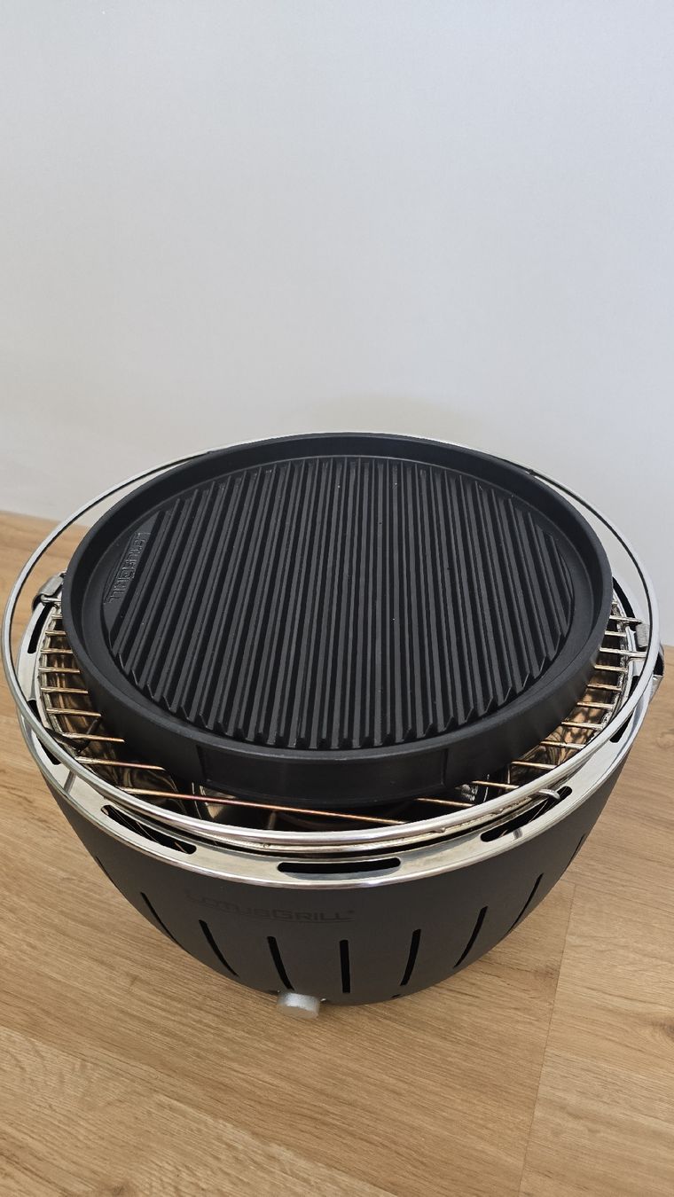 Grills: Lotus Grill mit Deckel und Platte – Gebraucht aus Kriens von Lucie_98 1