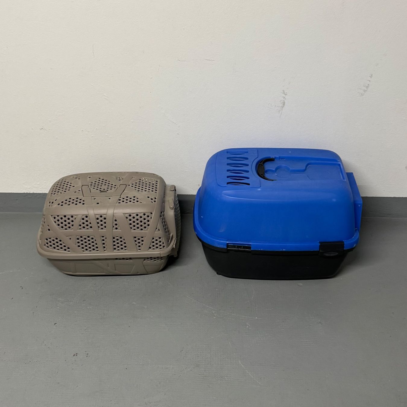 Gabbie, trasporto & Sicurezza: Litière + Cage de transport – Usato da La Chaux-de-Fonds venduto da _x.c_4 1