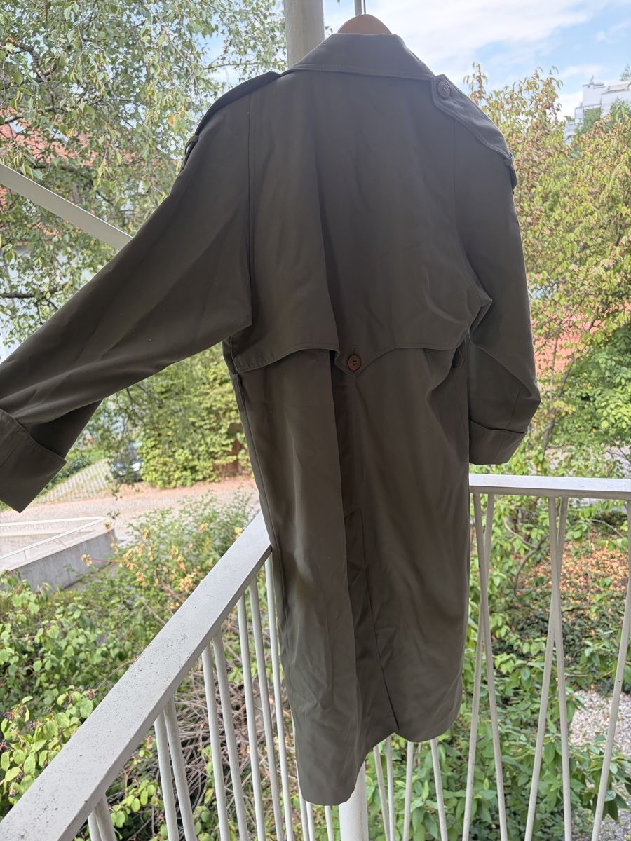 Cappotti: Olivgrüner Trenchcoat – Usato da Zürich venduto da bib_ds9n 4