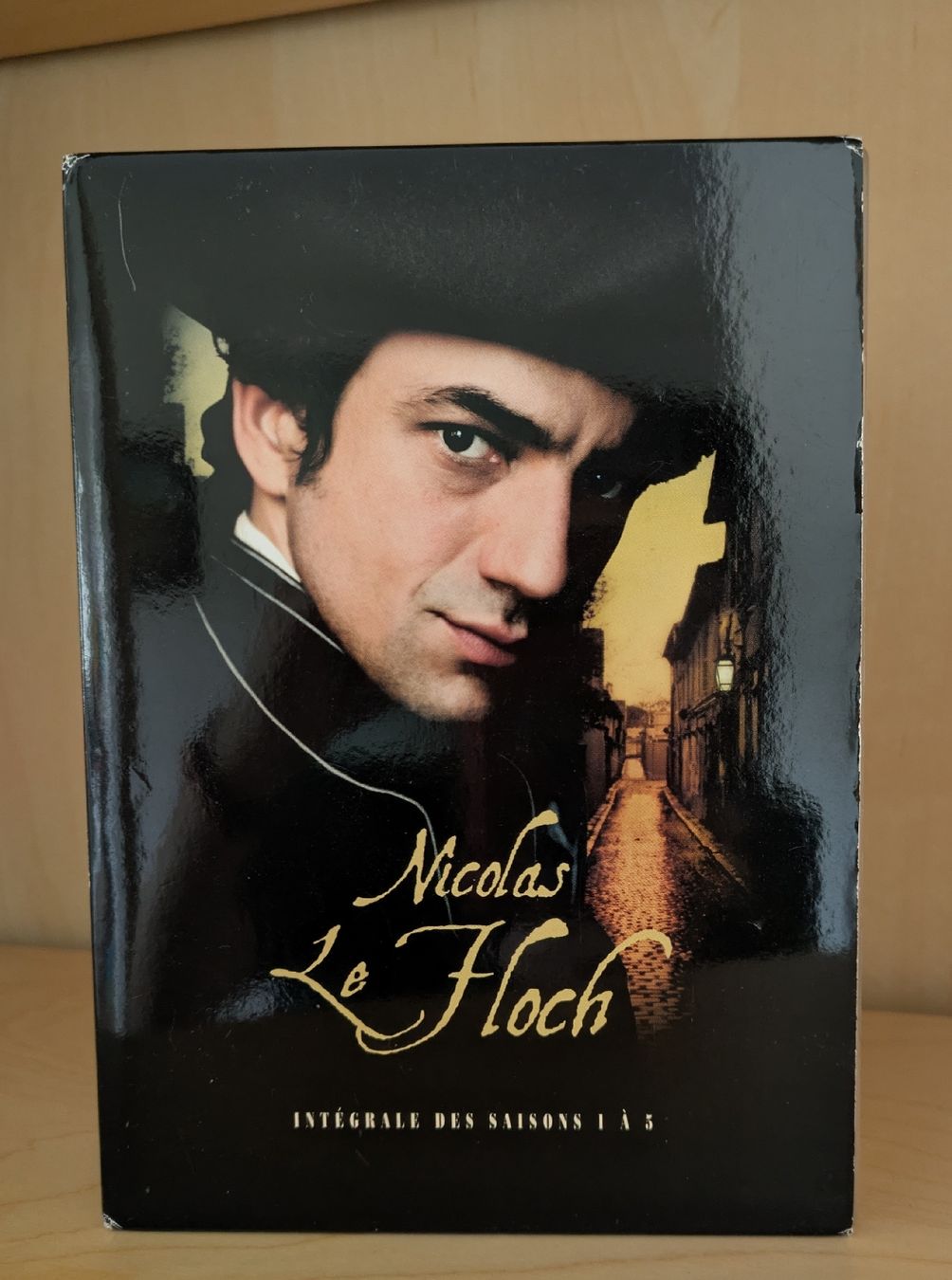 Tutti i DVDs: Nicolas Le Floch Intégrale Saisons 1-5 DVD Box Set – Usato da Wettingen venduto da ut5430