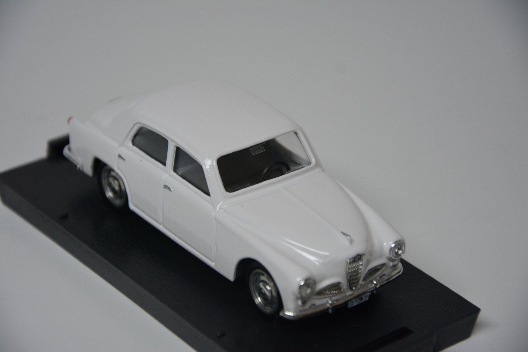 Alfa Romeo Modellini d'auto: Alfa Romeo 1900 , 1950 , Brumm , 1:43 – Nuovo e nell'imballaggio originale da Goldach venduto da Feivel9 4