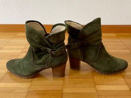 Stiefelette aus Wildleder olivgrün (Gr. 39)