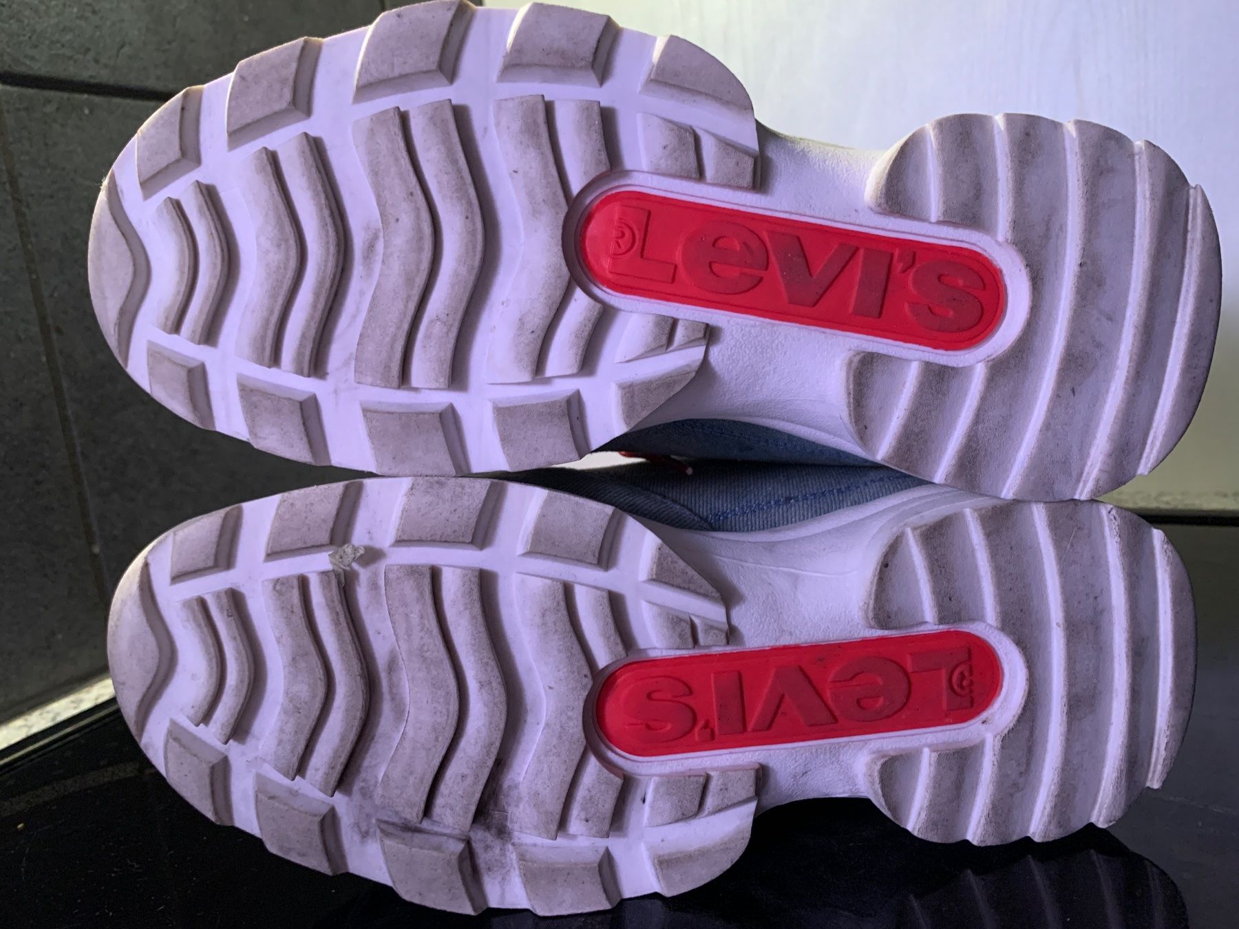Levi's Scarpe da uomo: Levi's Soho Sneakers Gr.39 – Usato da Steinebrunn venduto da Littlebird1 2