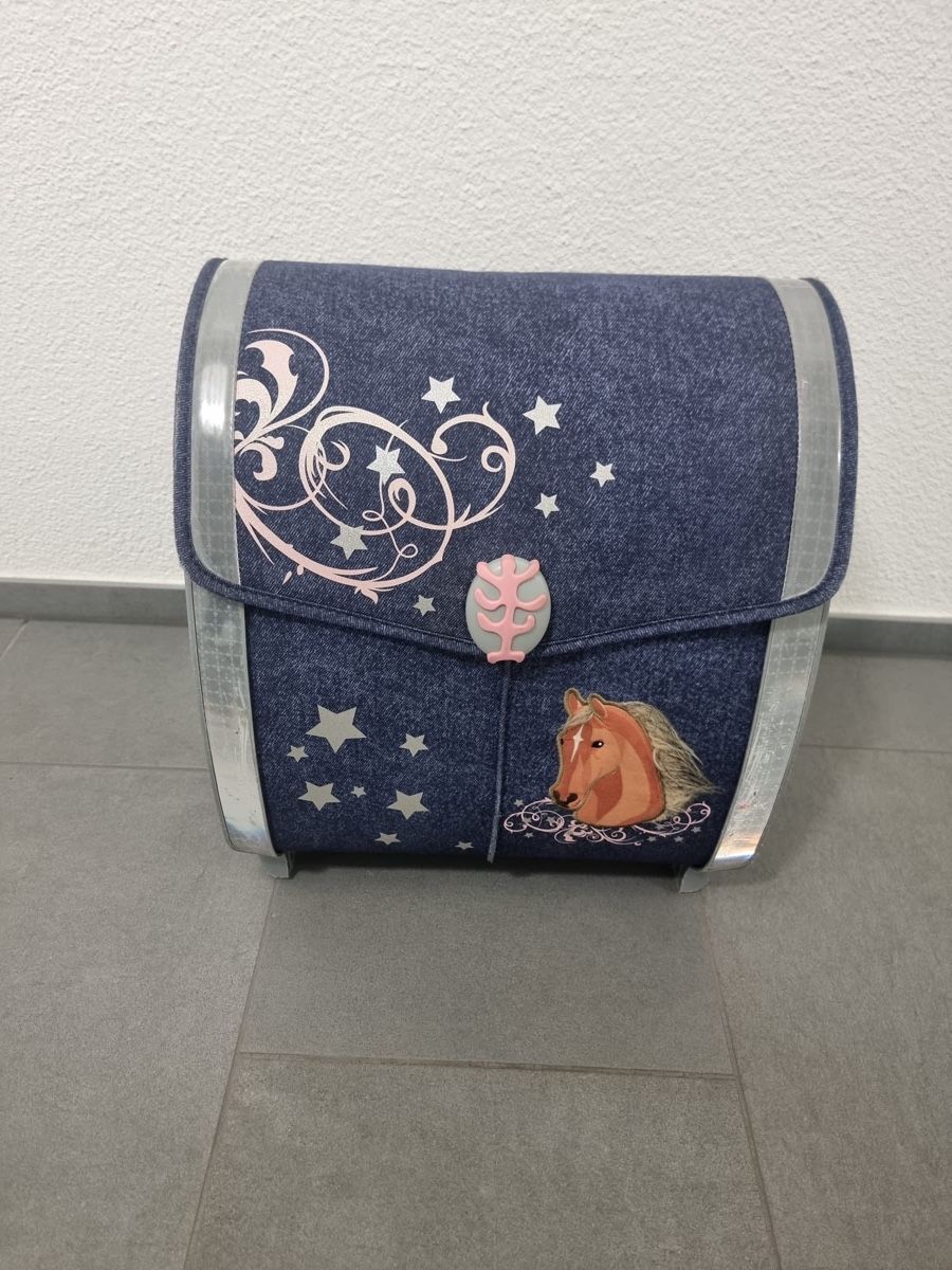 Step by Step Borse & Zaini: Step by Step Schulranzen Pferde Design, Top Zustand! – Usato da Entlebuch venduto da Almalanora
