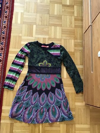 Desigual Kleid Mädchen Gr. 122/134 bunt.Guten Zustand