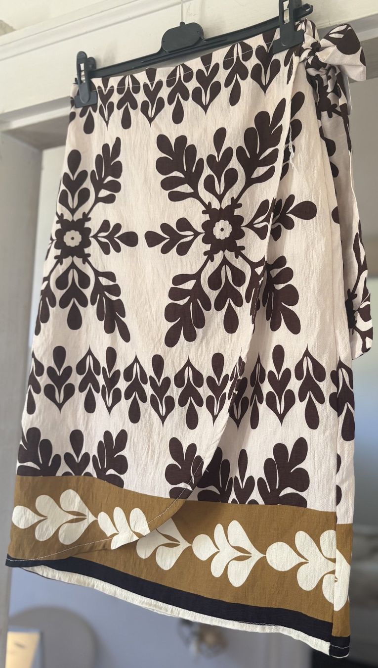 Jupes: JUPE PORTEFEUILLE  EN VISCOSE! M – Neuf avec emballage d'origine à Locarno par NicoNion 1