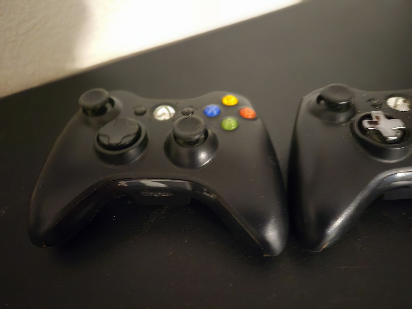 Manettes:  Wireless Controller schwarz 2 Stück gebraucht – D'occasion à Füllinsdorf par Piter1893
