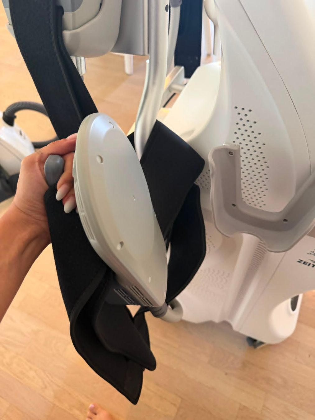 Attrezzature mediche: UM Master T14 Magnetresonanzsystem aus Erstbesitz. – Usato da Volketswil venduto da Rami12 6