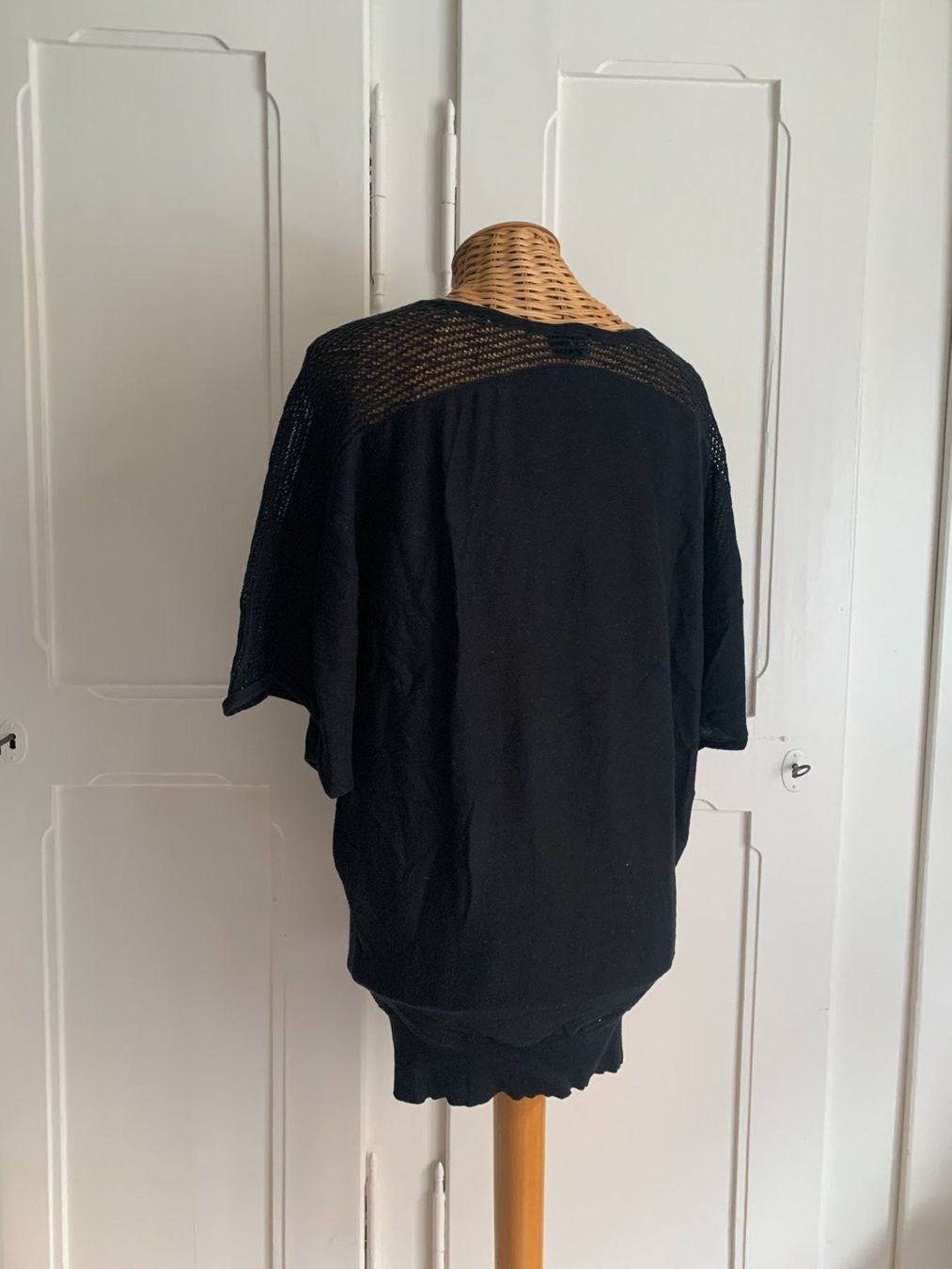 H&M T-shirts: Oberteil schwarz oversized - 34 – D'occasion à Zürich par Diazaio 2