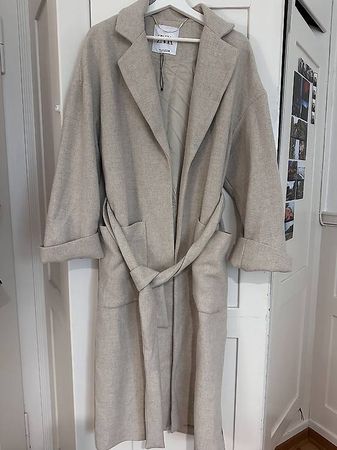Beiger Wintermantel von Zara