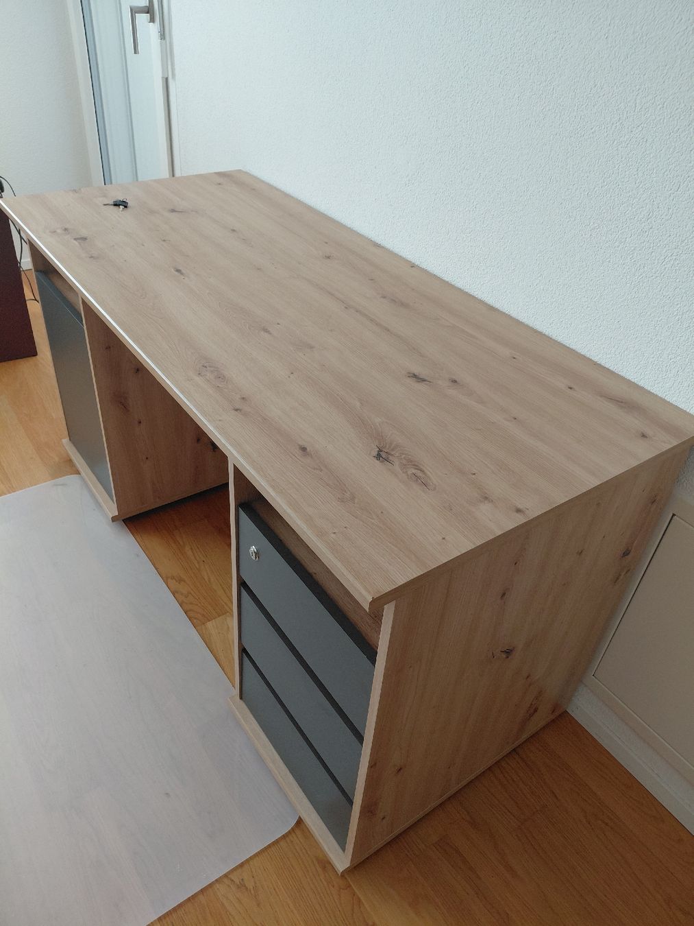 Scrivanie: Schreibtisch mit Schubladen und Schrank Dekor Eiche – Usato da Schötz venduto da chr_khn7 1