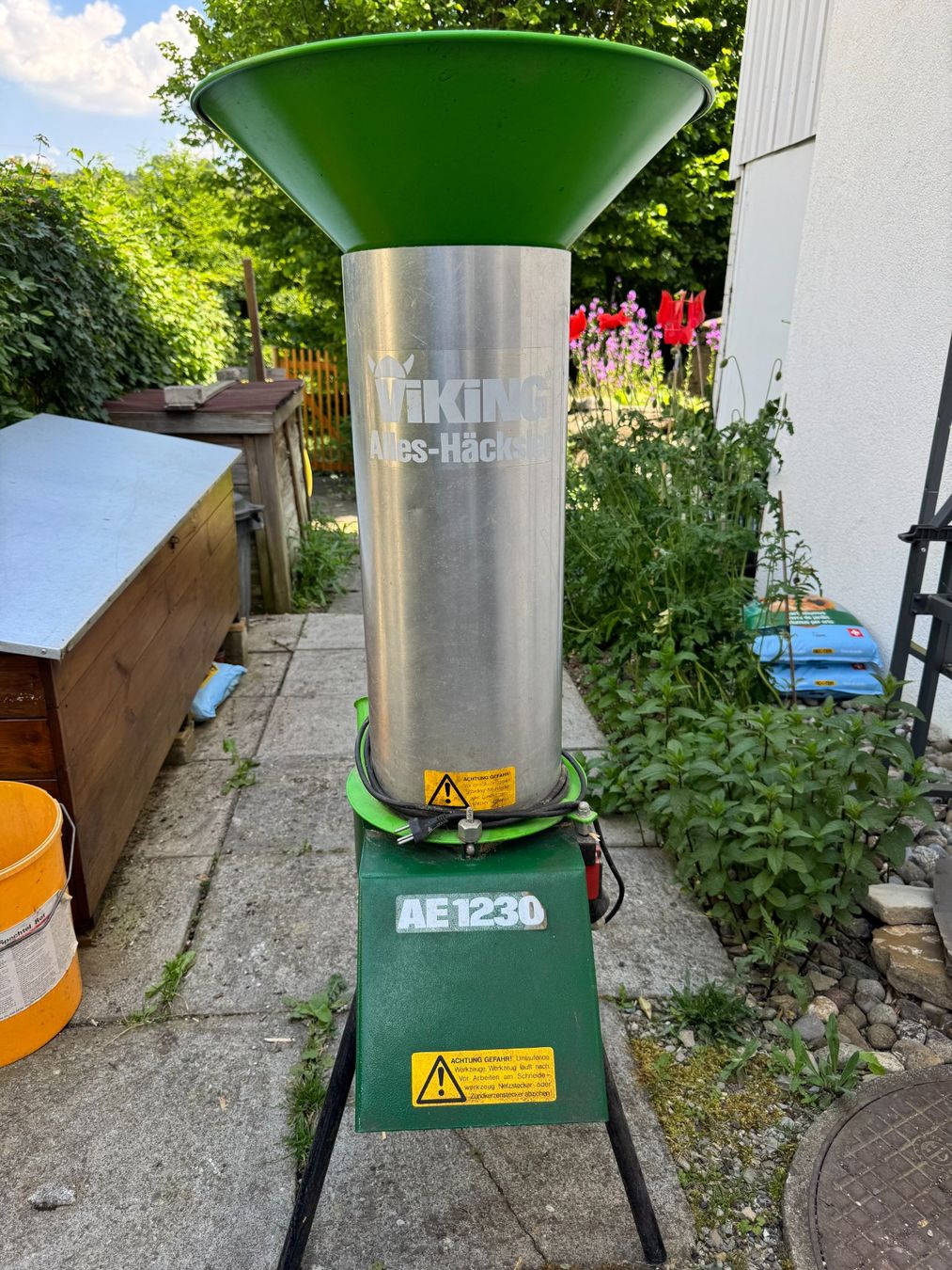 Déchiqueteuse: Gartenhäcksler VIKING AE1230 – D'occasion à Langnau am Albis par bar_m7x7