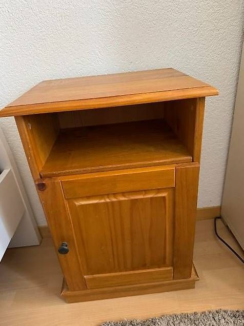 Nachttische: Table de nuit – Gebraucht aus neuchatel von murcao