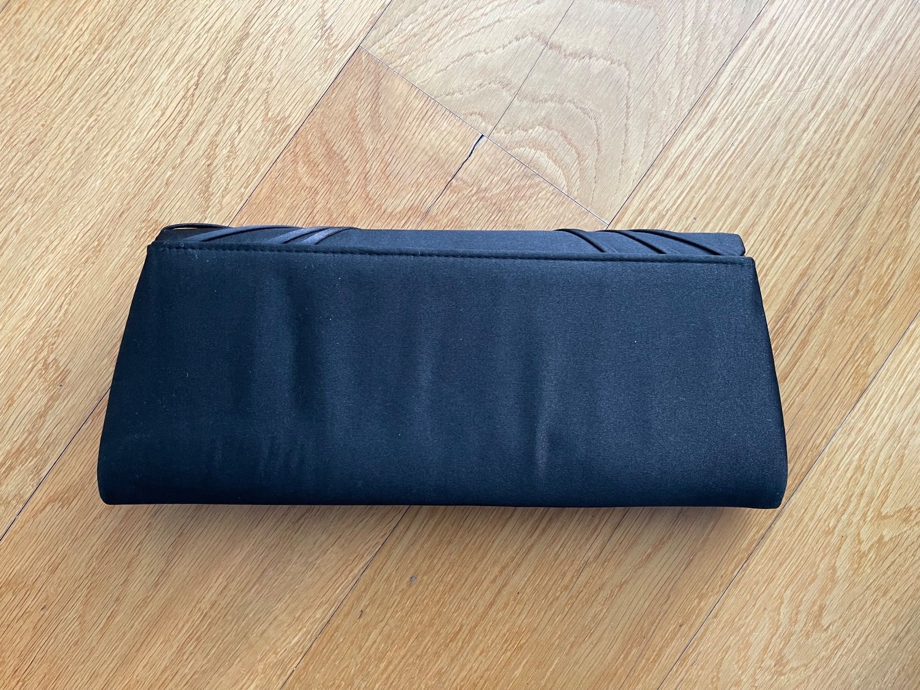 Taschen für Damen: Clutch – Gebraucht aus Ehrendingen von abo_p9n6 1