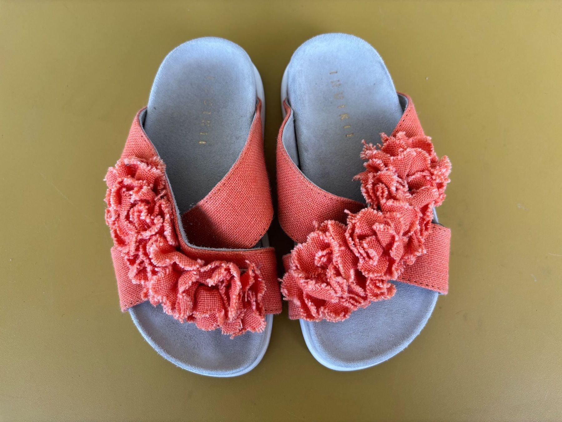 Inuikii Scarpe per ragazze: INUIKII Slides Gr. 28 – Usato da Zürich venduto da missmodernage