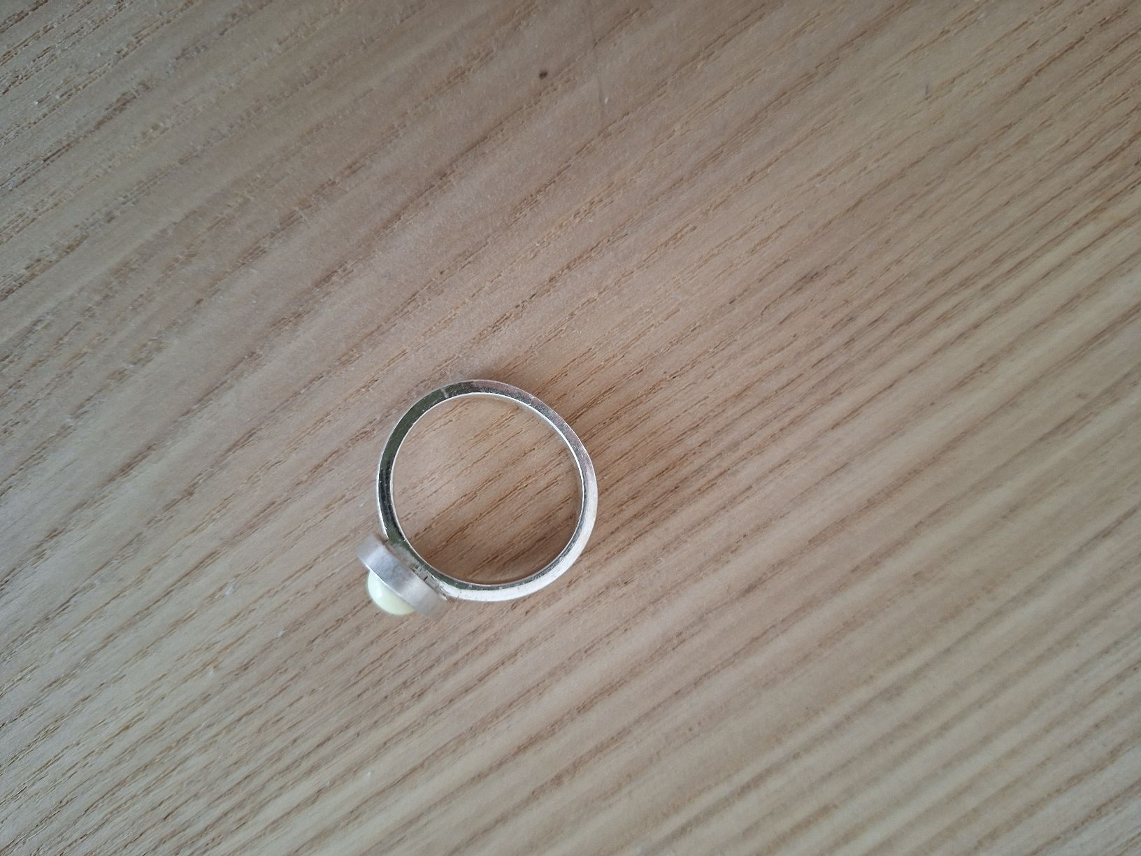 Ringe: Silber Ring, Gr. 58 mit weissem Bernstein – Gebraucht aus Glarus von novale2 2