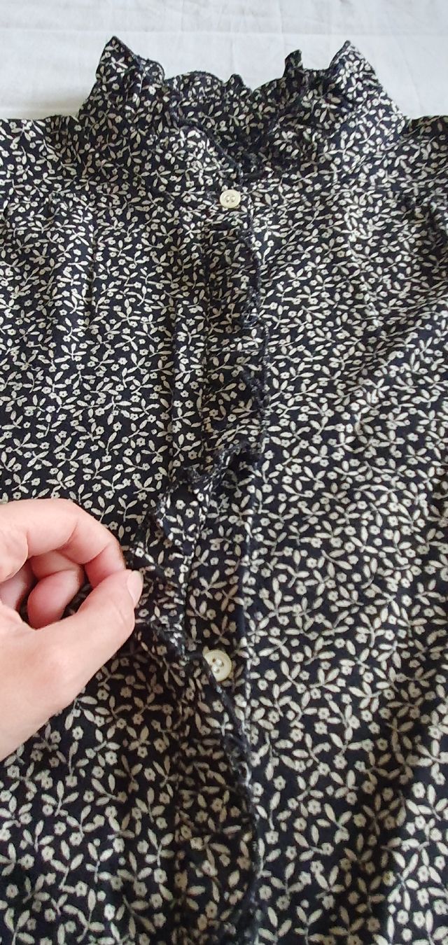 Blusen: Damen Bluse mit Blumenmuster - Gr. M – Gebraucht aus Bern von fede736 5