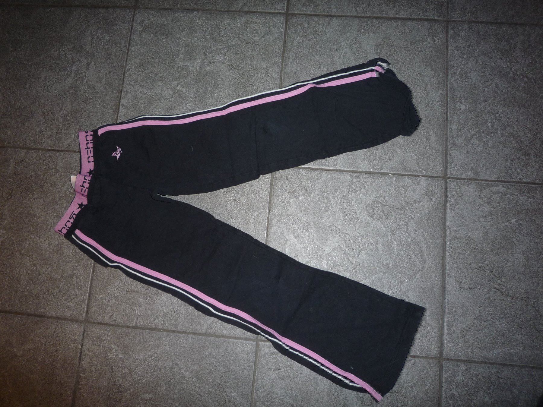 Pantaloni: JOGGING-HOSE GRÖSSE 104-110 – Usato da Andwil SG venduto da schmei