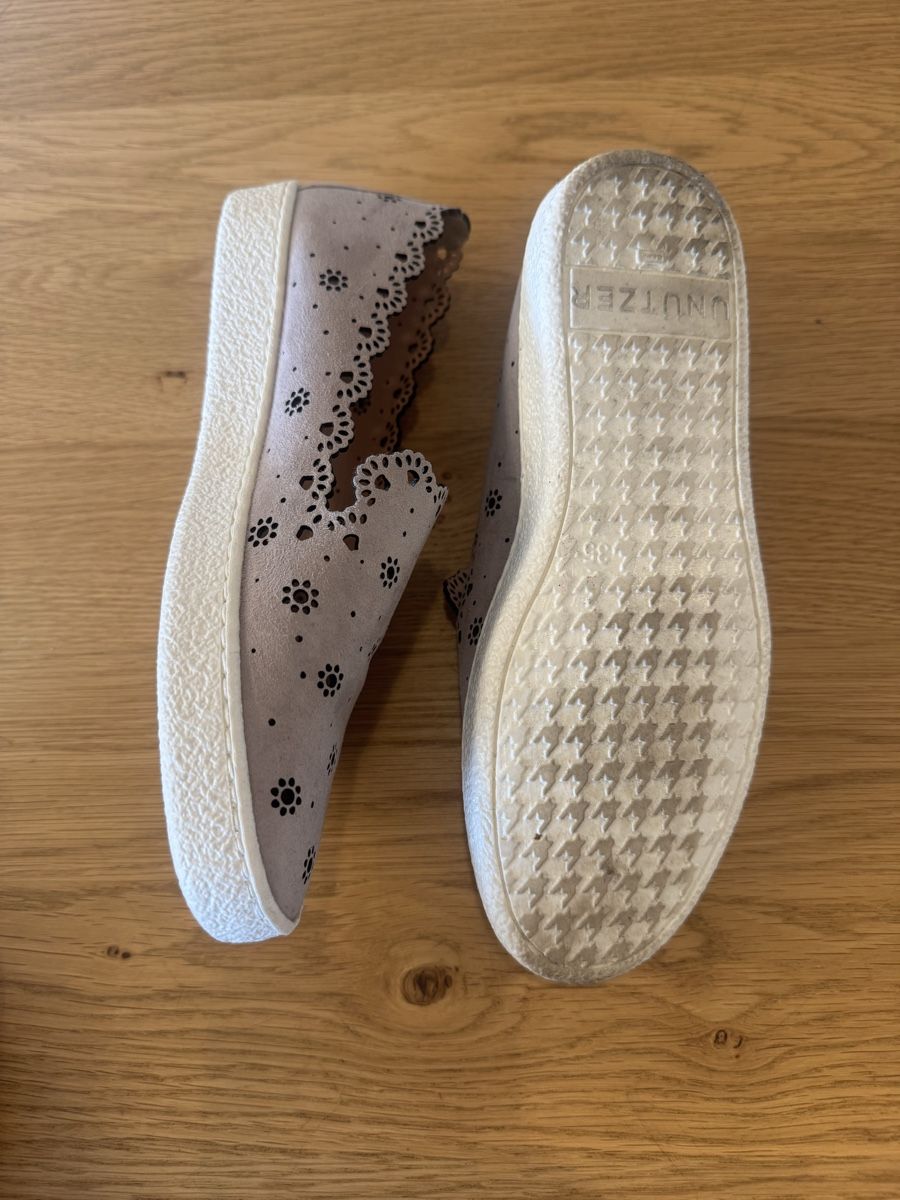 Scarpe da donna: Schuhe UNNÜTZER – Usato da Knonau venduto da geb_zc7b 1