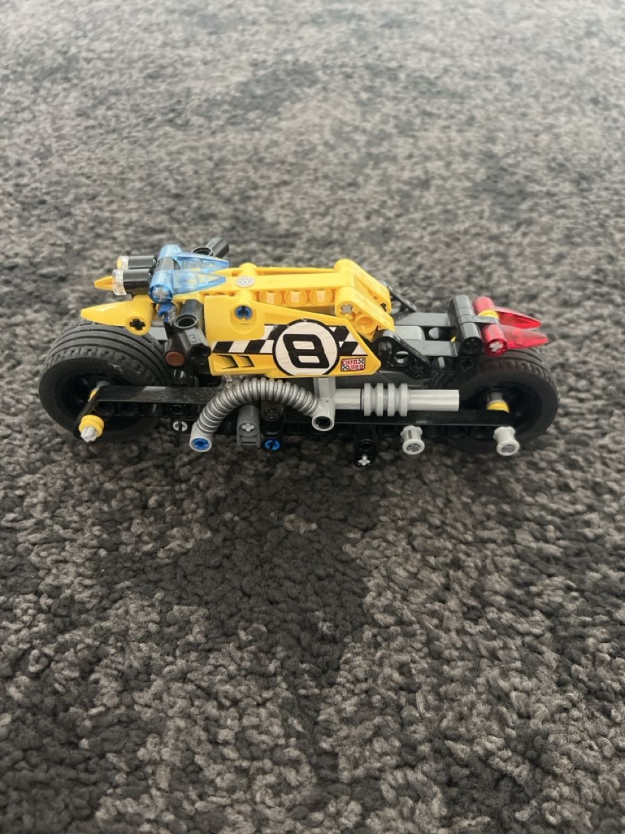 Lego Giocattoli: Lego Technic Motorrad gelb mit Startnummer 8 – Nuovo (secondo la descrizione) da Coppet venduto da Cool0123 1