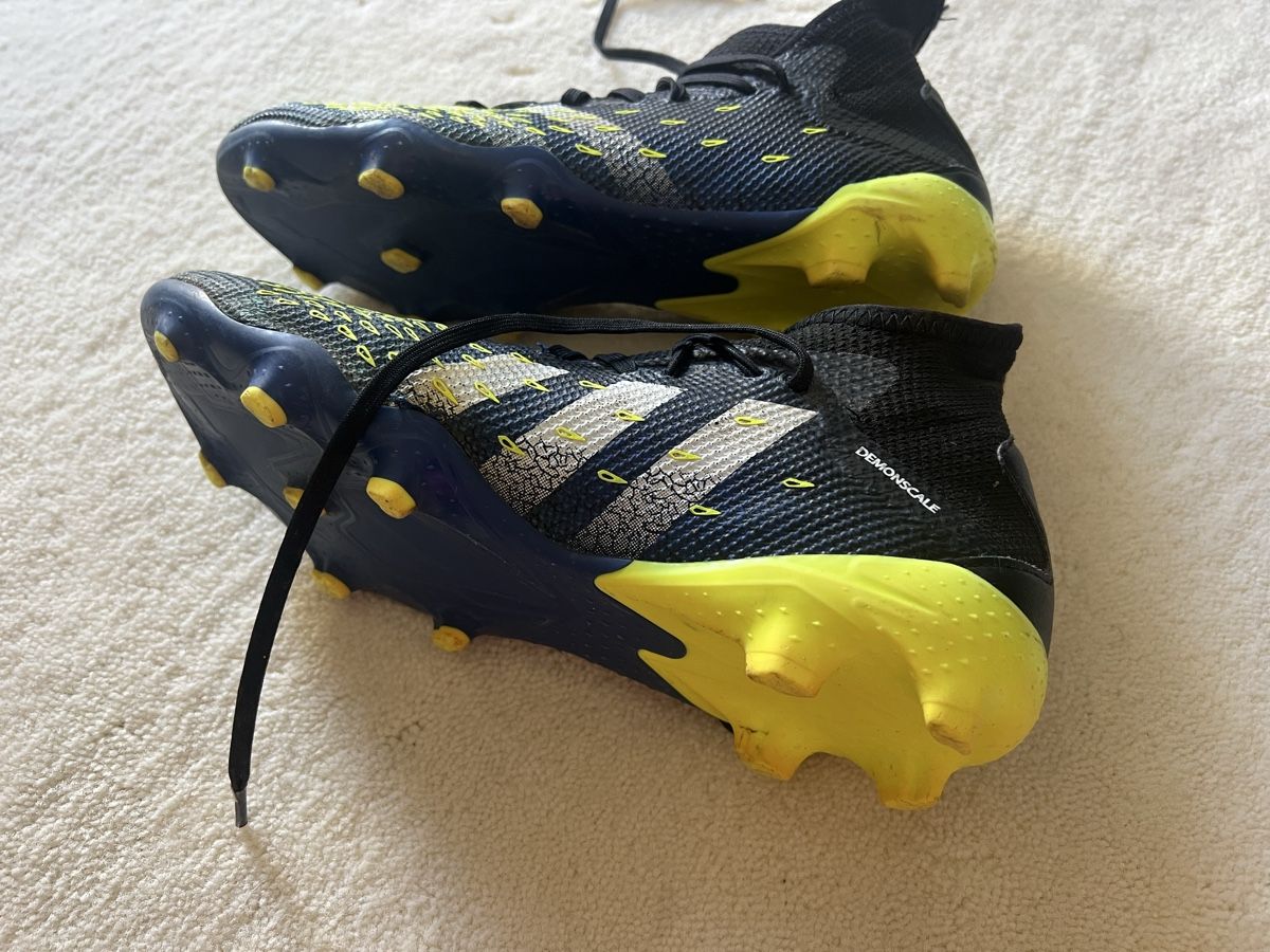 Adidas Scarpe da uomo: Fussballschuhe Adidas Predator Grösse 38 – Usato da Zürich venduto da angielmora 1