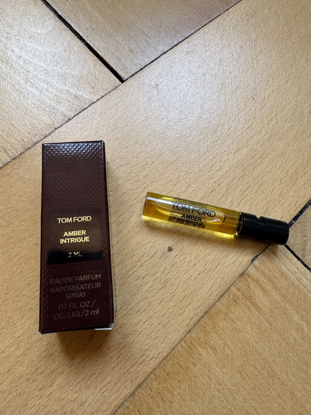 Tom Ford Profumi & Eau de Toilette: Tom Ford Amber Intrigue EdP 2 ml – Nuovo (secondo la descrizione) da Salmsach venduto da bubu61 1