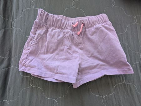 Kurze Hose Lupilu Lila Grösse 98/104 guter Zustand