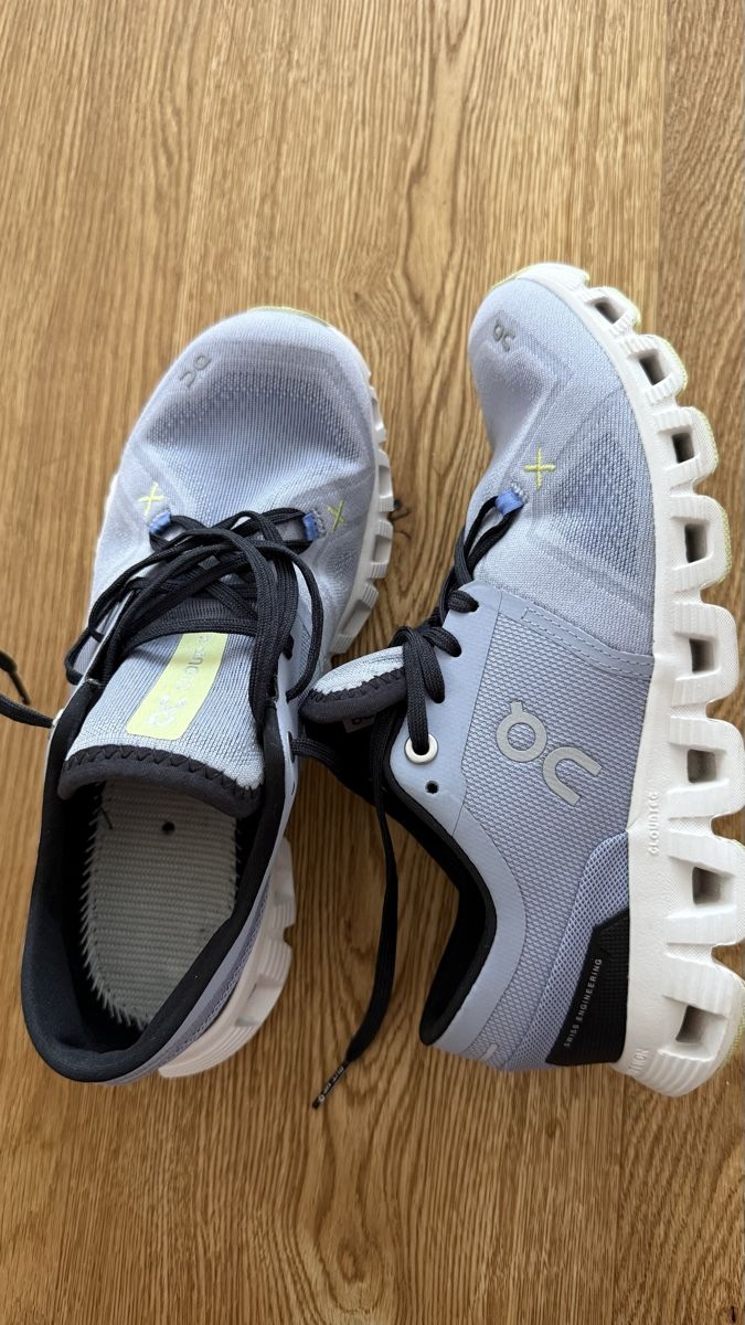 On Scarpe da donna: On Cloud X  Running Shoes size 38 – Usato da Boswil venduto da hey.itsme 5