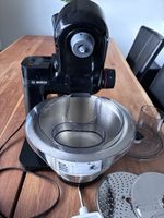 Küchenmaschine Bosch MUM Serie 2 schwarz mit Zubehör