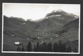 St. Antönien Dorfansicht mit Schollberg