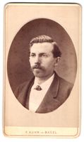 Fotografie F. Kuhn, Basel, Porträt eine